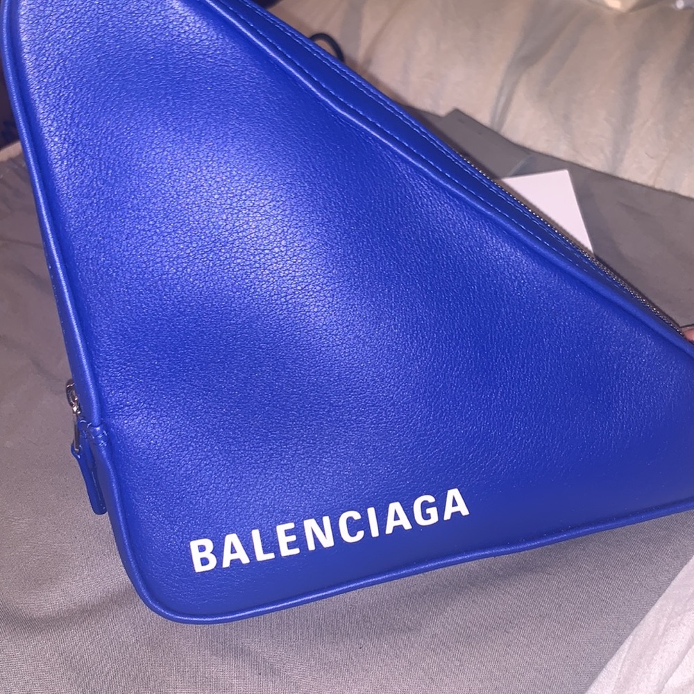 Authentic Balenciaga Triangle clutch - Picture 2 of 7